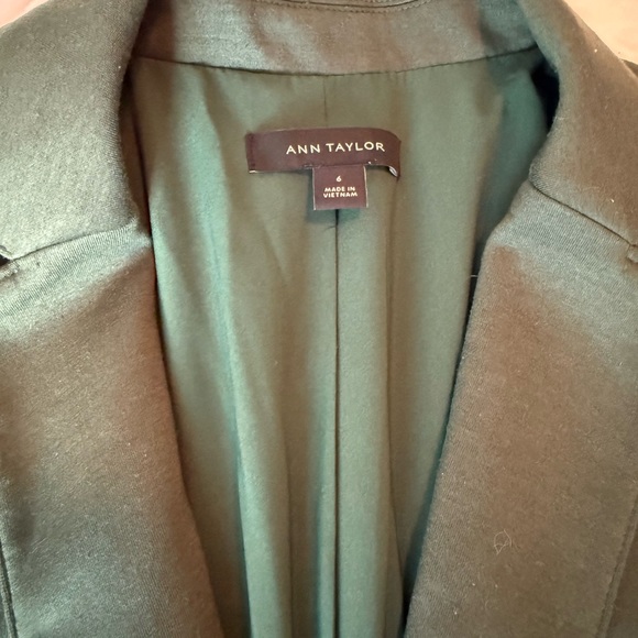 Ann Taylor Green Women's Blazer - Picture 3 of 6